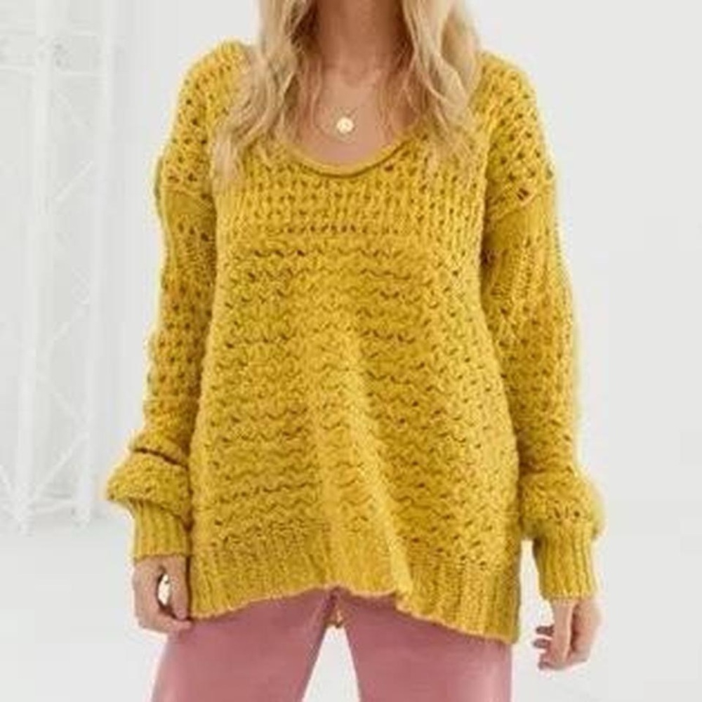 Free People Yellow V-Neck Oversized Sweater ~ Size M